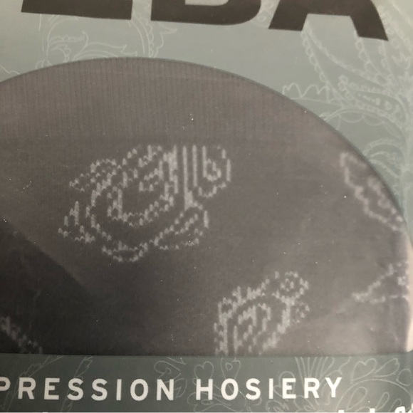 Medical 20-30 mmhg Men's Compression Dress Socks (2) and Sport Leg Sleeves (1) - Picture 5 of 7